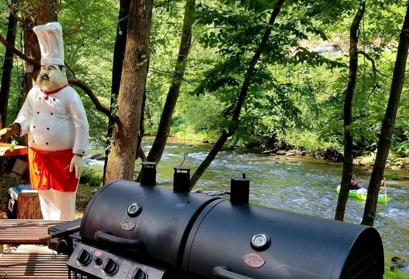 Bear Creek Lodge And Cabins In Helen Ga   Pet Friendly, River On Property, Walking Distance To Downt