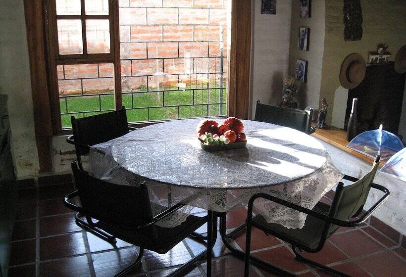 住宿加早餐  Arie S Cabin