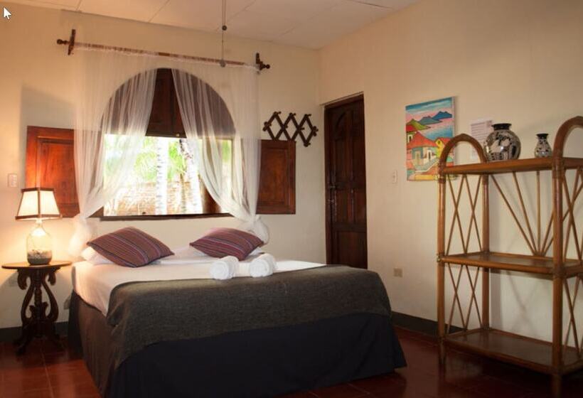 Bed and Breakfast Bomalu Nicaragua Beach House