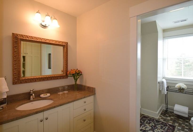 민박 Cedar Spring Inn & Spa