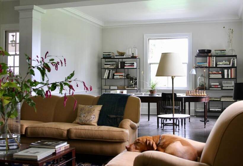 مبيت وإفطار Inn At Kenmore Hall