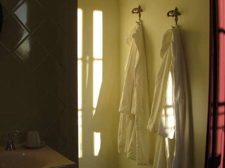 Chambres D Hôtes  B&b  La Bonneterie