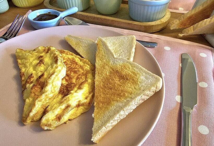 Bridgend House B & B