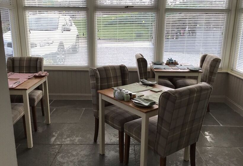 Bridgend House B & B