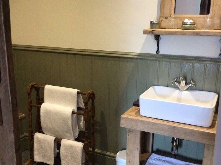 Bridgend House B & B