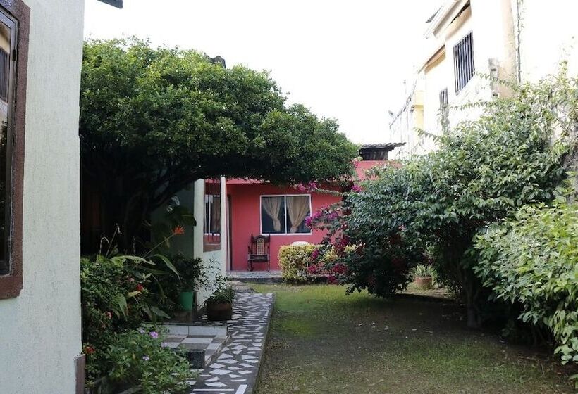 Down Town Beach Sarie Bay