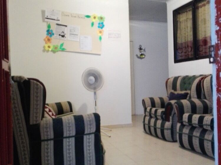 Down Town Beach Sarie Bay