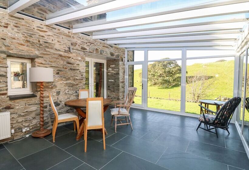 Garth Morthin The Stables