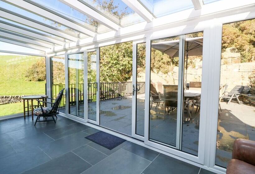 Garth Morthin The Stables