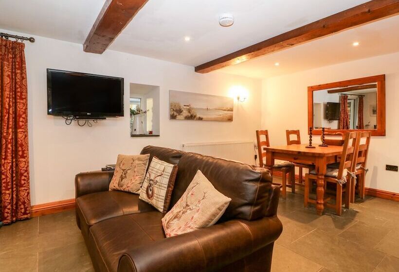 Garth Morthin The Stables