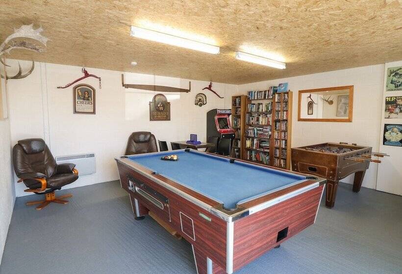 Garth Morthin The Stables