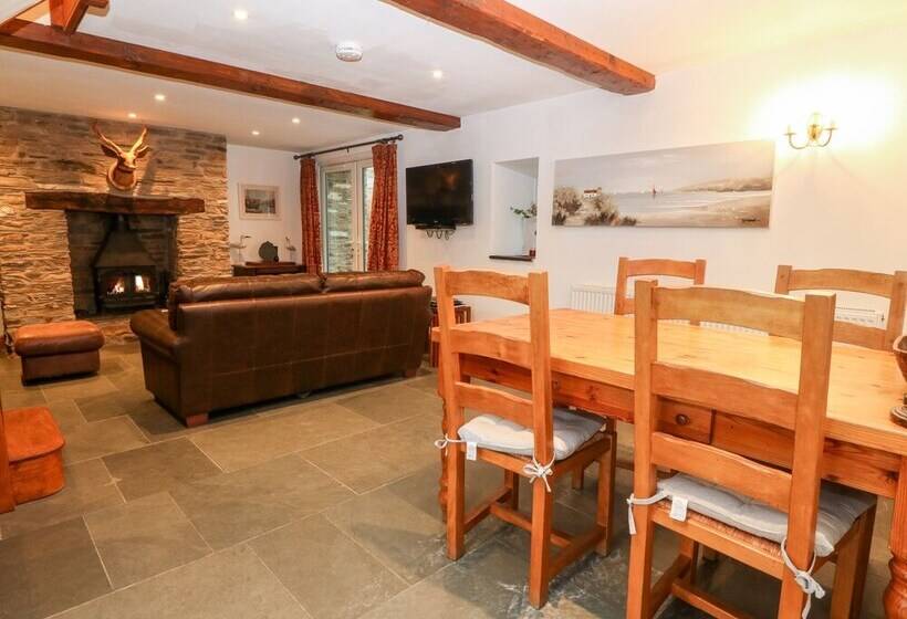 Garth Morthin The Stables