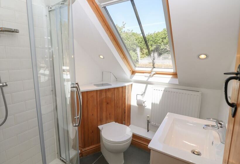 Garth Morthin The Stables