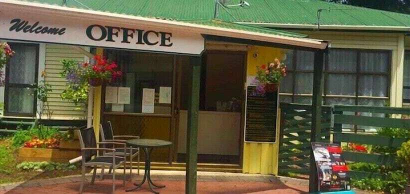 Golden Springs Motel And Holiday Park