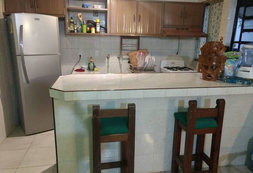 Hostal La Rivera Inn Hostel