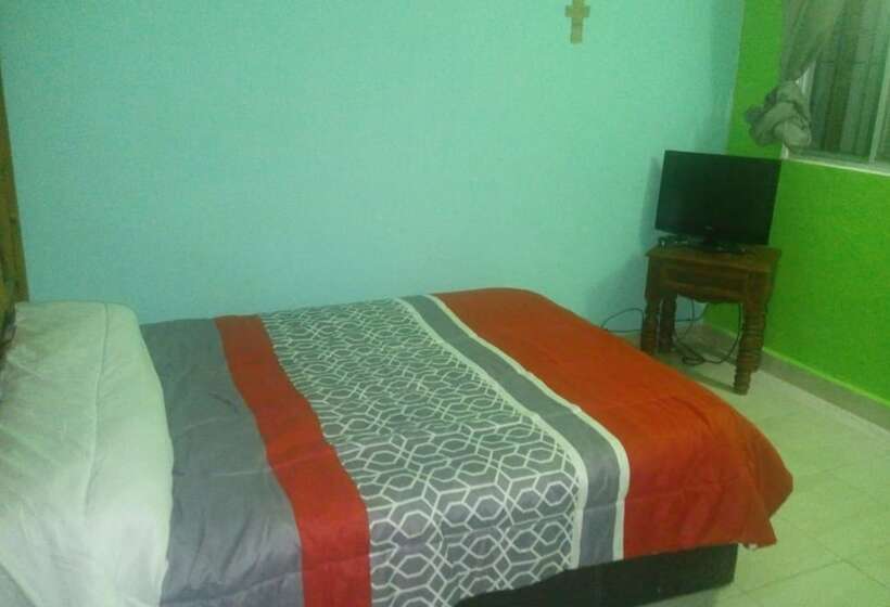 Hostal La Rivera Inn Hostel