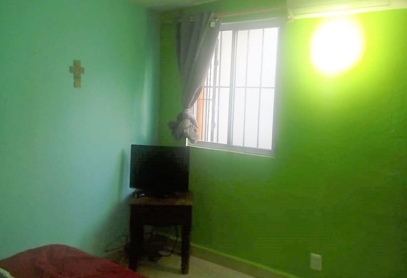 Hostal La Rivera Inn Hostel