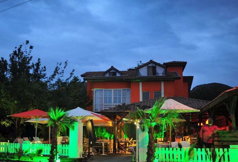 בית מלון כפרי Adasu Pansiyon