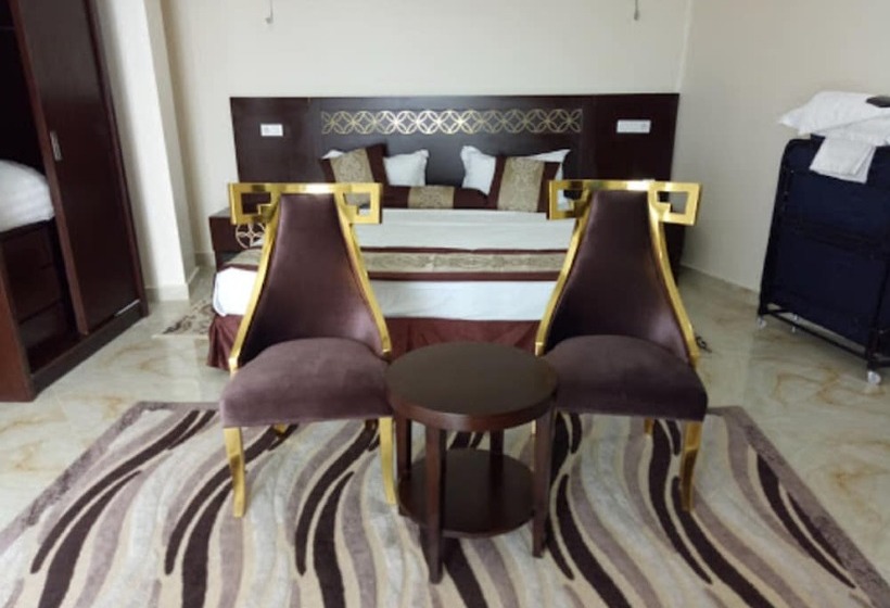 هتل Al Mansour Palace