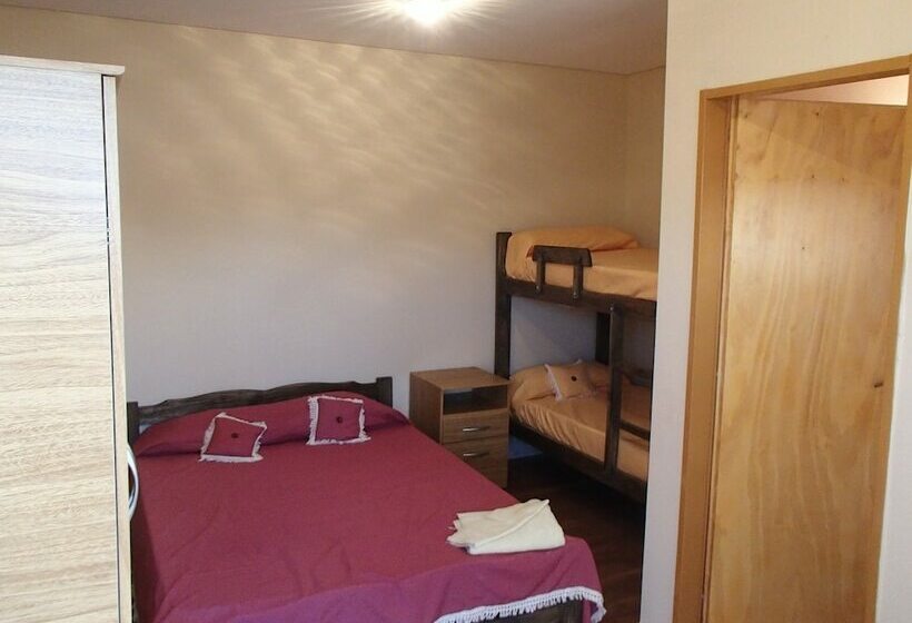 ホテル Alojamientos Leo