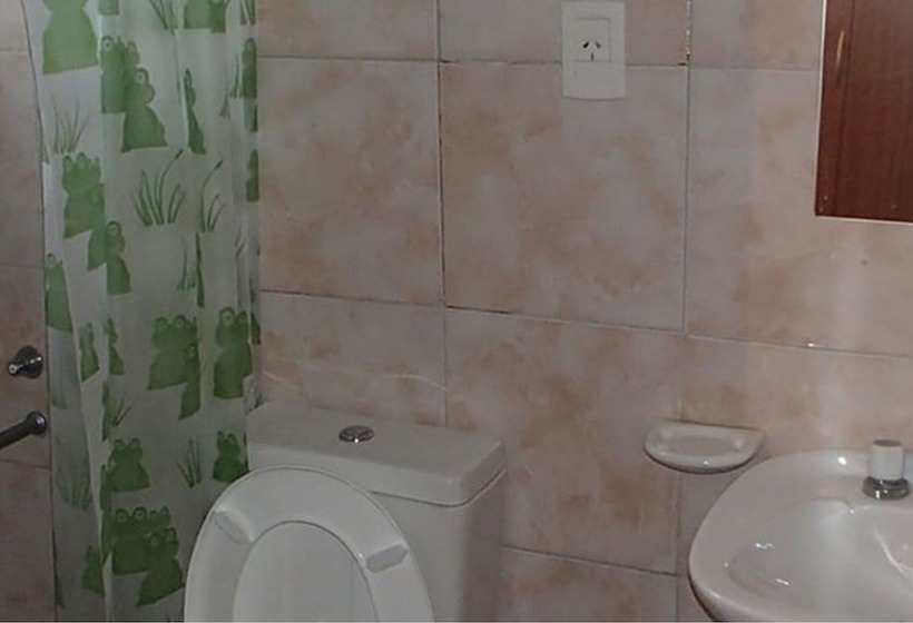 ホテル Alojamientos Leo