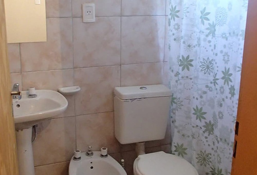 ホテル Alojamientos Leo