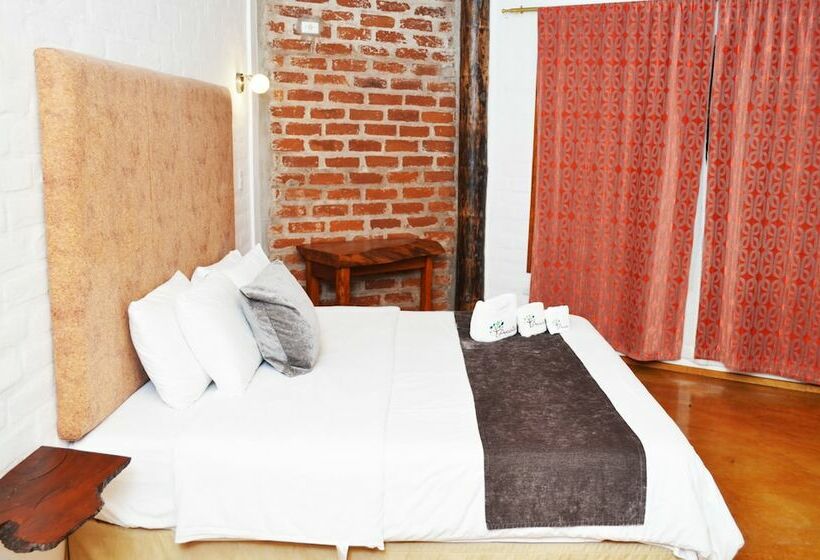 فندق Amuntai Rainforest Lodge