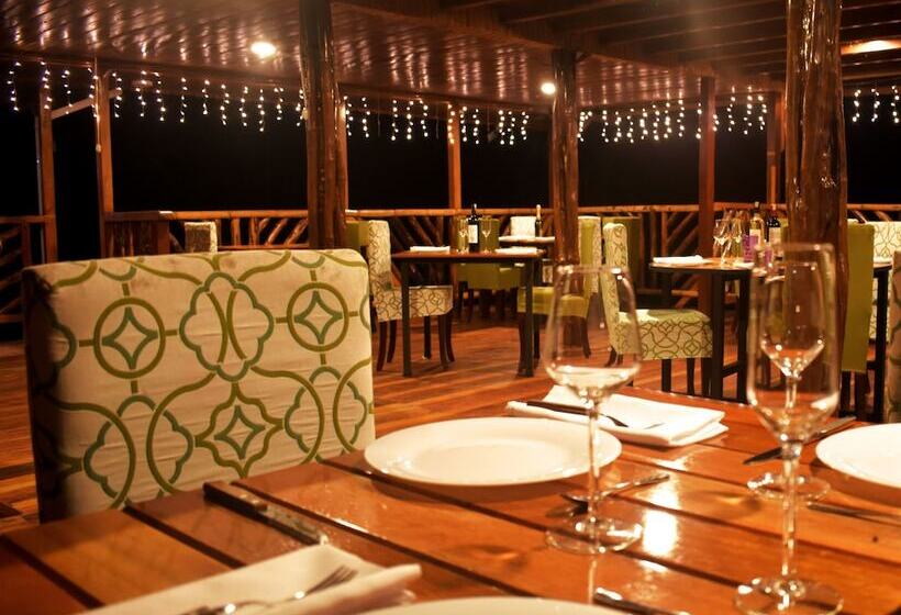 فندق Amuntai Rainforest Lodge