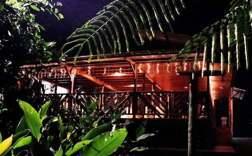 فندق Amuntai Rainforest Lodge