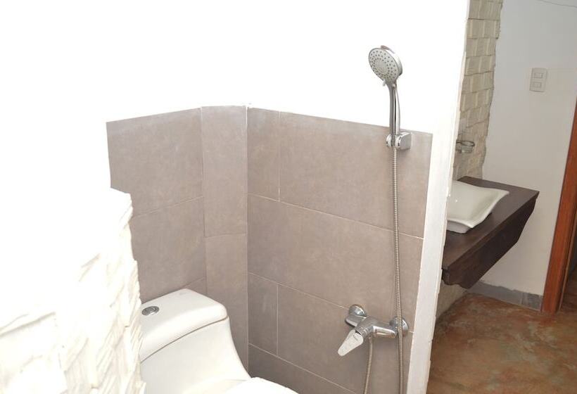 فندق Amuntai Rainforest Lodge