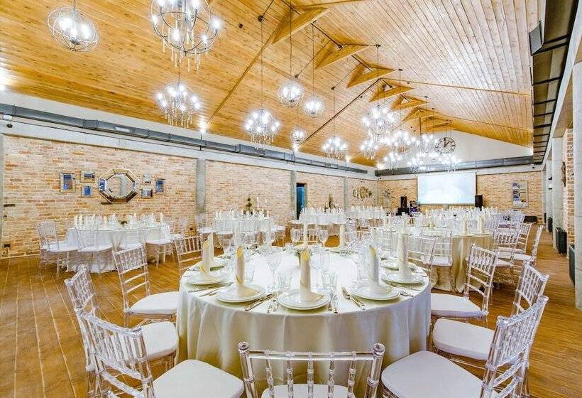 בית מלון כפרי Art Village Club