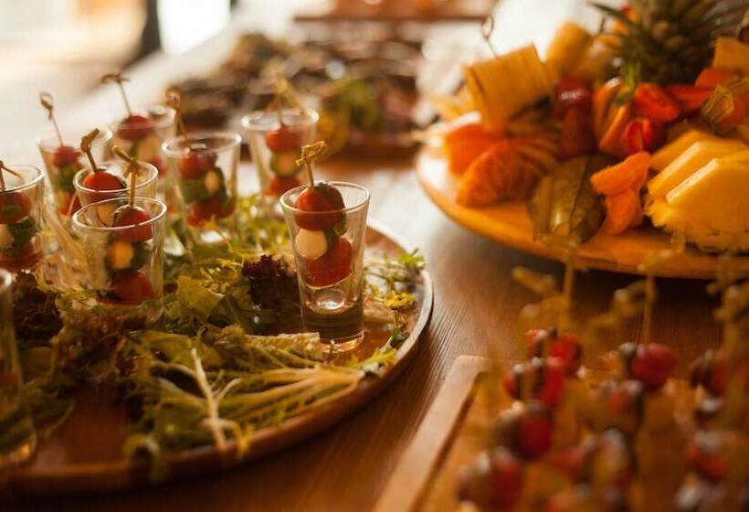 בית מלון כפרי Art Village Club