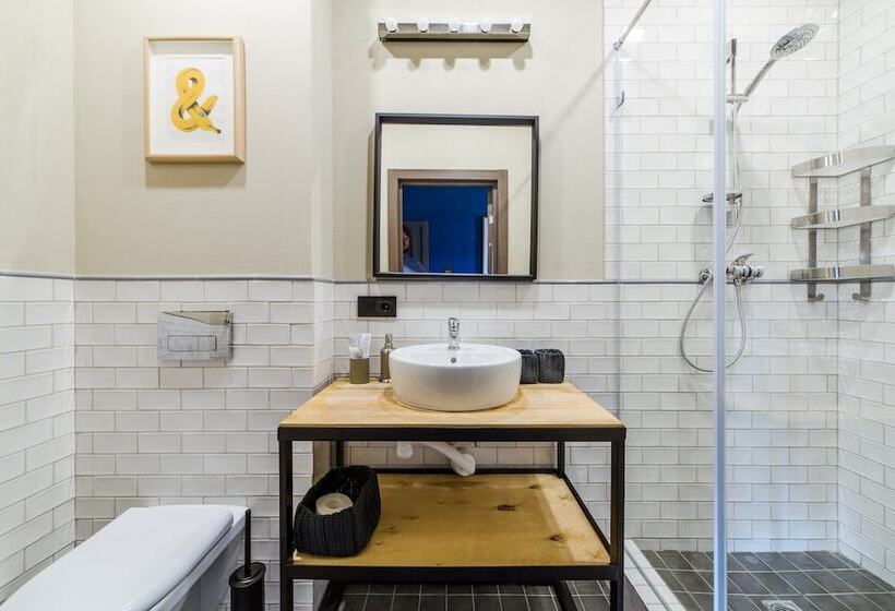 בית מלון כפרי Art Village Club