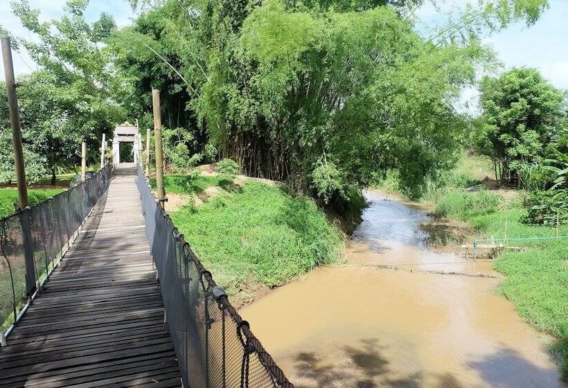 בית מלון כפרי Baan Ta Auan Resort