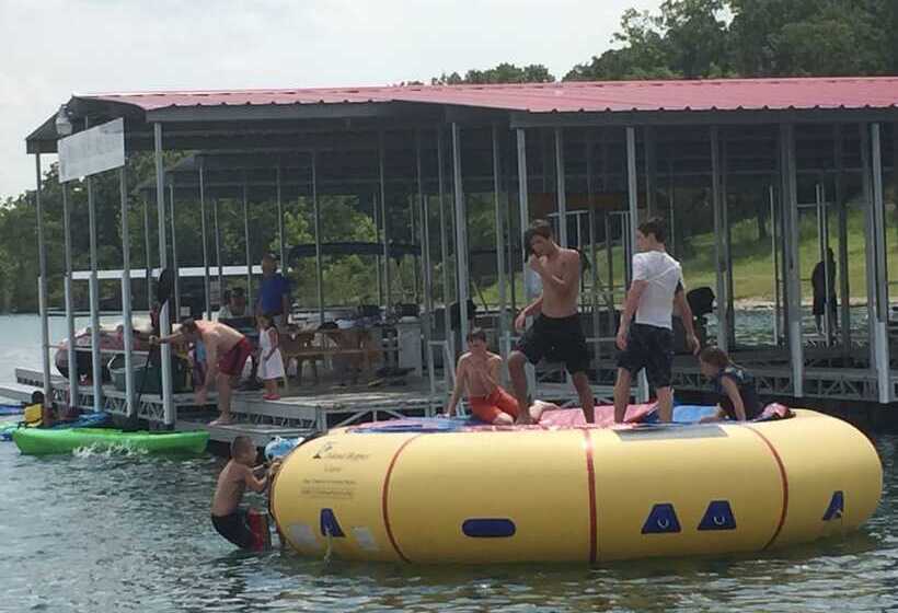 فندق Branson Shores Resort