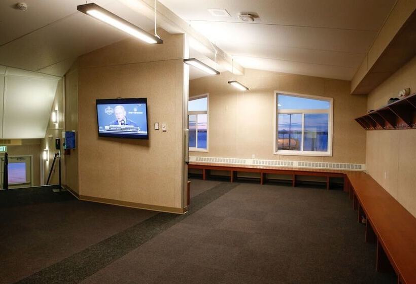 فندق Brooks Camp