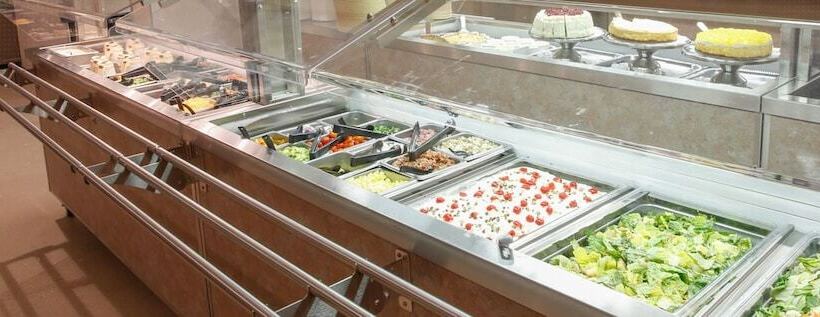 בית מלון כפרי Brooks Camp