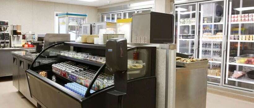 בית מלון כפרי Brooks Camp