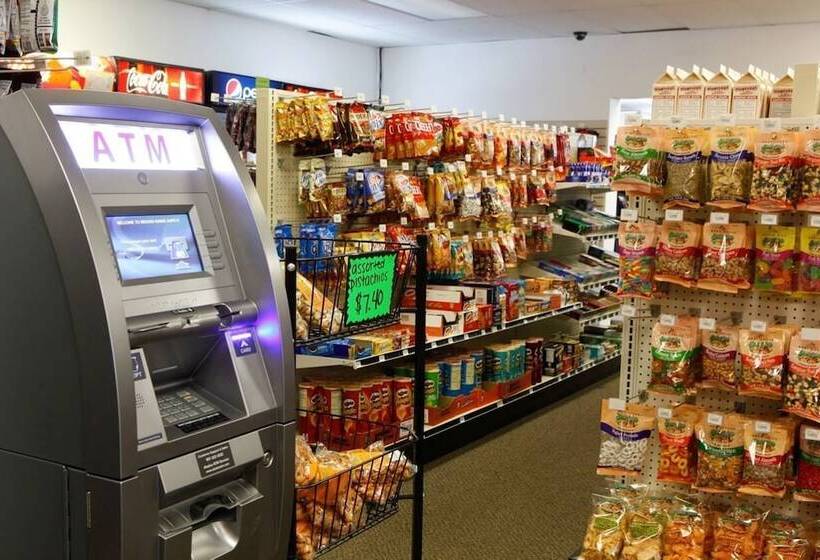 فندق Brooks Camp