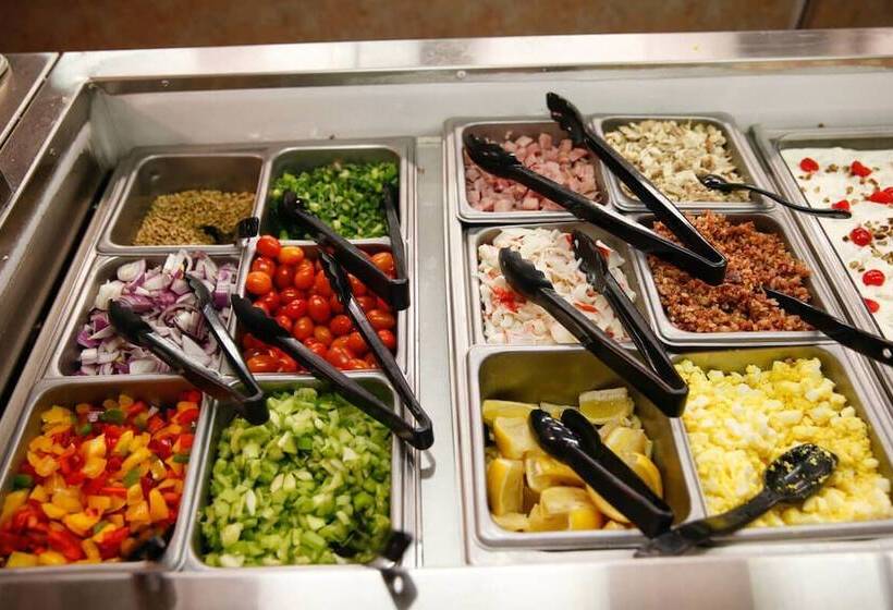 فندق Brooks Camp