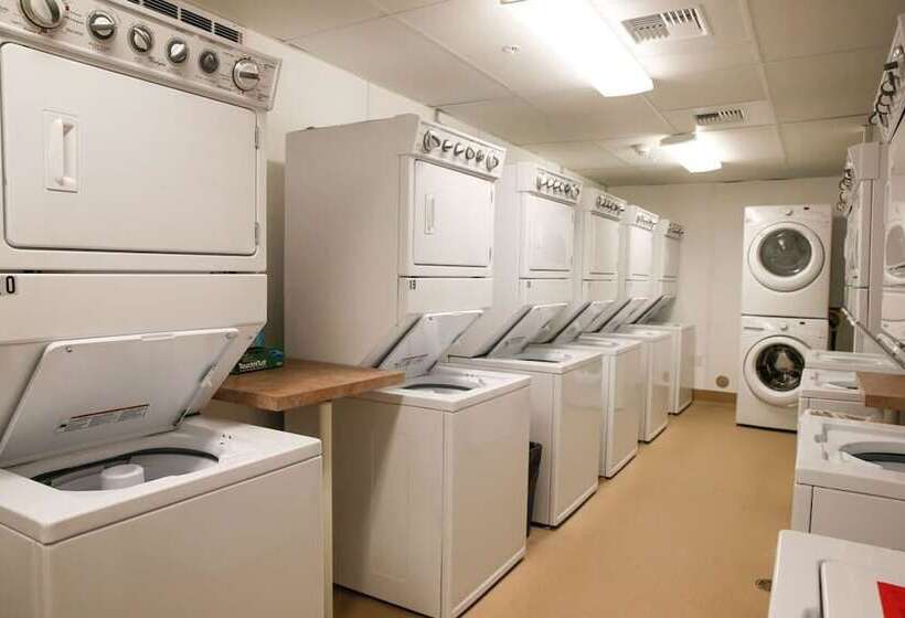 فندق Brooks Camp