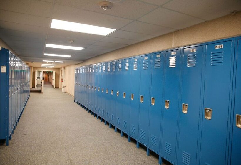 בית מלון כפרי Brooks Camp