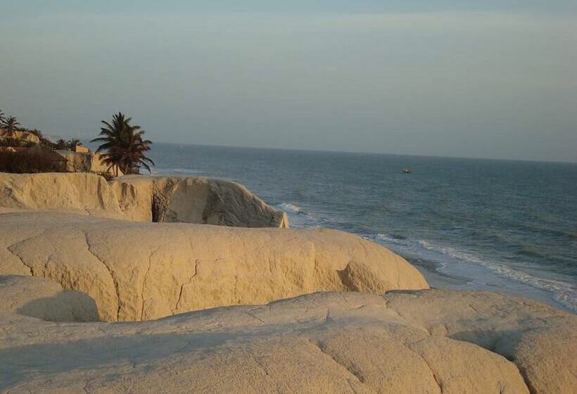 هتل Canoa Guest House