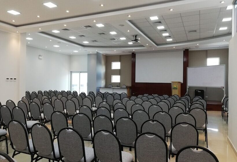 בית מלון כפרי Cerro Verde Tarapoto