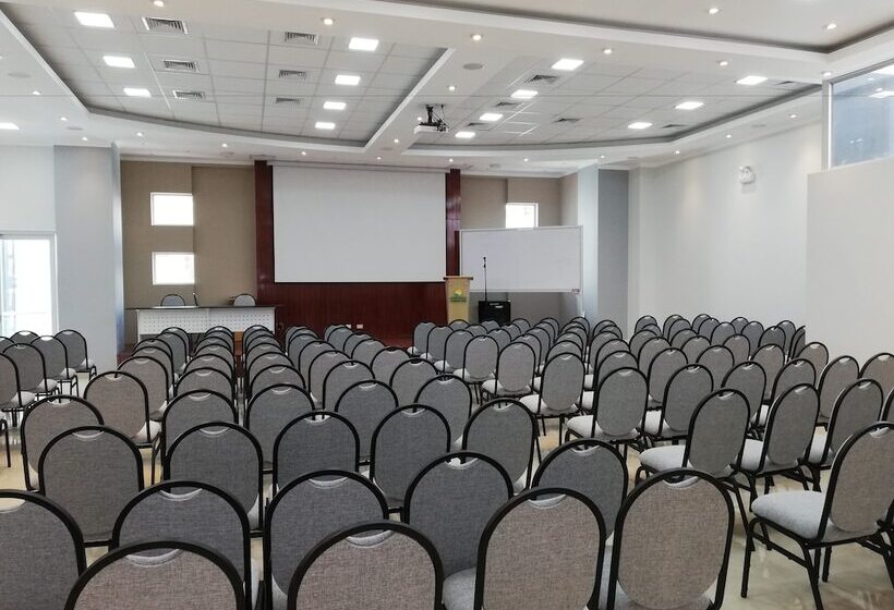 בית מלון כפרי Cerro Verde Tarapoto