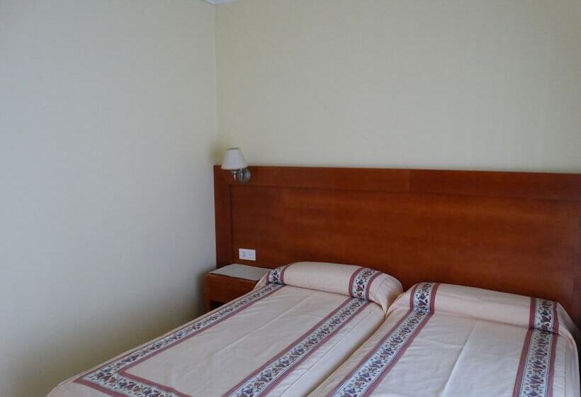 Отель Cervantes