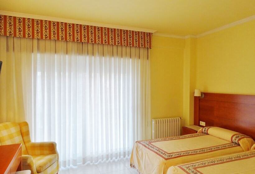 Отель Cervantes