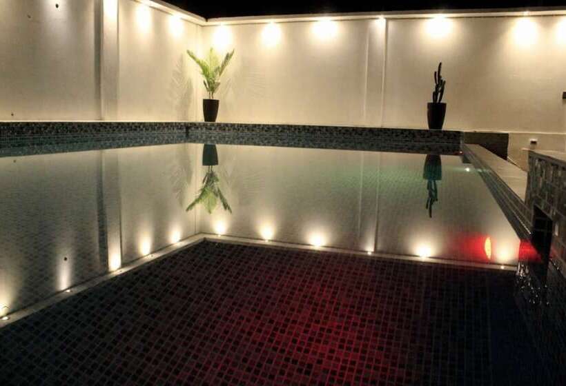 בית מלון כפרי Dmilez