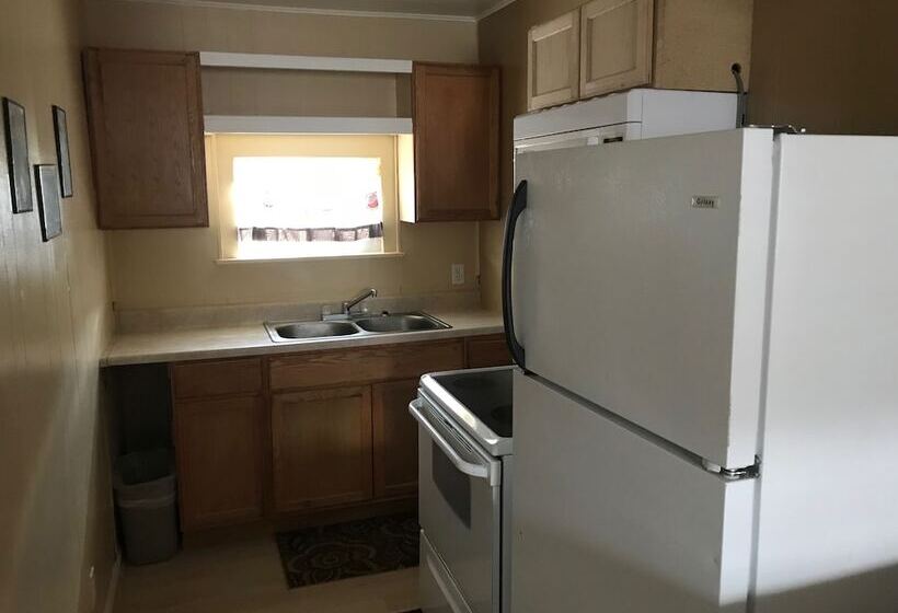 فندق Economy Guest Village And Apartments