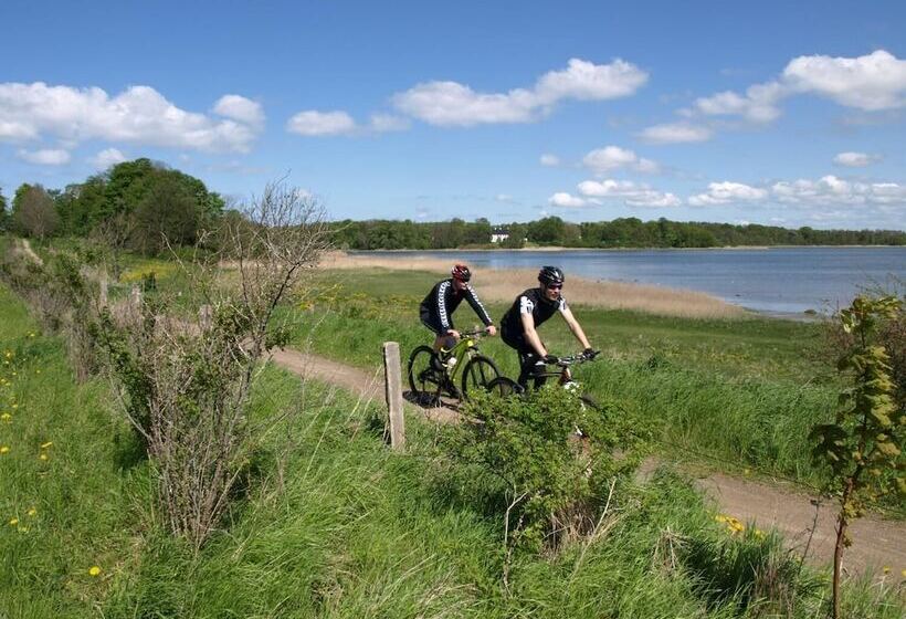 בית מלון כפרי First Camp Holbæk Fjord